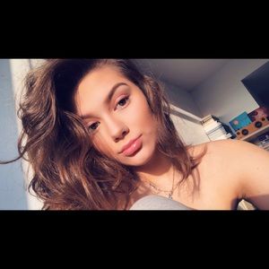 Meet your Posher, Alexandra